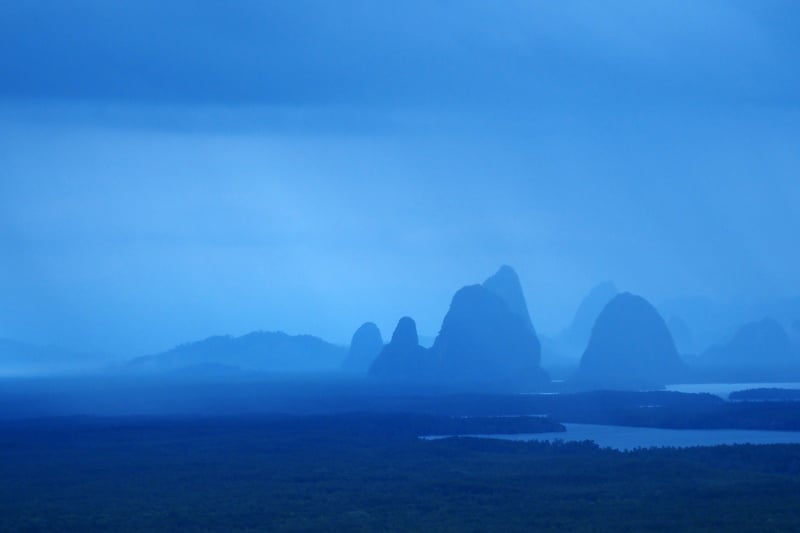 Kim Teoh／风雨飘扬──攀牙湾Phang Nga Bay	