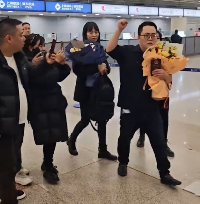 21岁女泰国失联  “钢铁爸爸”赴泰救女成功　高喊：背后有强大祖国