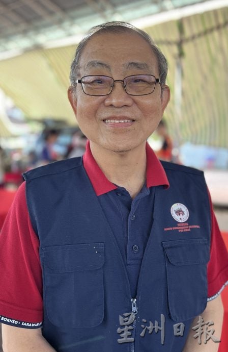 清真寺办华穆美食节 华人风清真食物各族赞