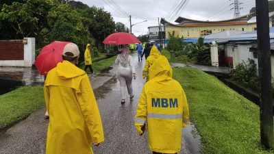 豪雨连绵导致山体滑坡 美里4户甘榜家庭受殃及