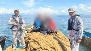 浅海捕捞江鱼仔 渔船及3男扣押