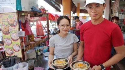 人气美食 | 师傅煲仔面​棒棒哒  手工炸面外脆内香