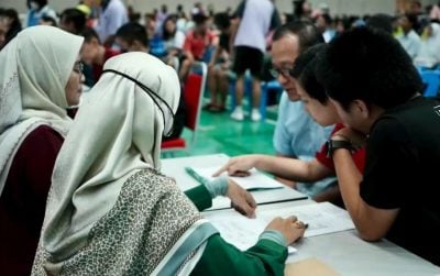 【校园报道】吉华中学家长日 了解孩子学习进度