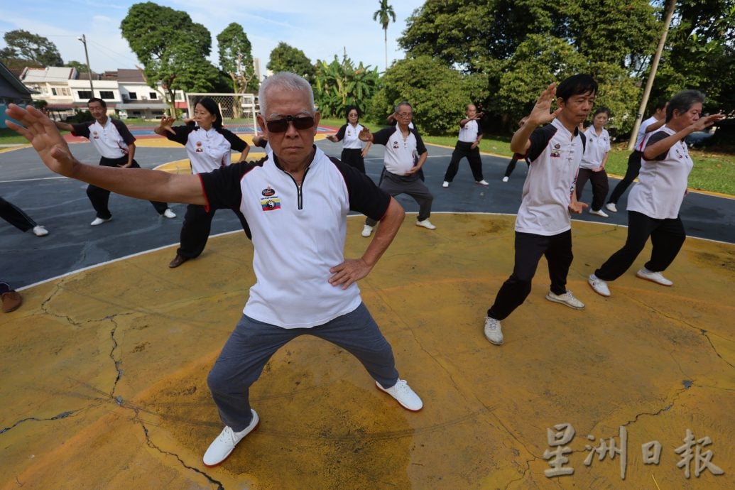 打太极拳，乐活养生