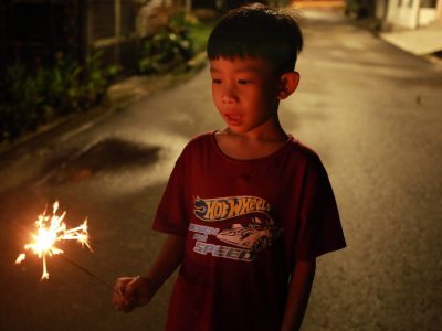 买烟花爆竹 二维码看效果 新招抢客 轮盘抽奖