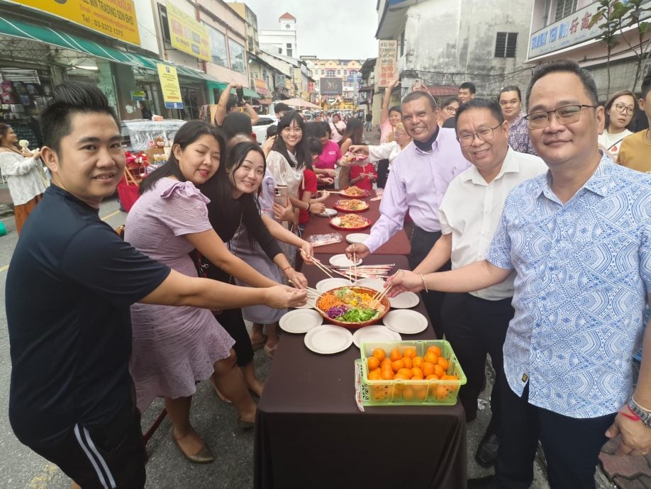 大都会/巴生后街“欢聚老街汽车后尾箱市集”