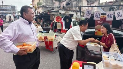 汽车后尾箱市集 打头炮    巴生南区后街下月惊艳