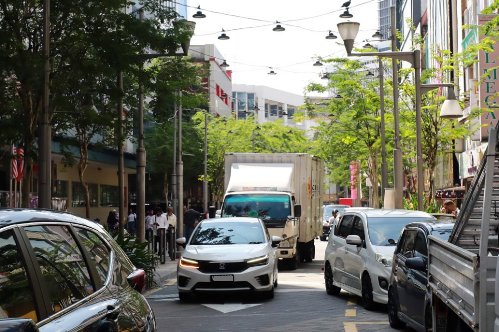 大都会/跟进印度清真寺路全面开放通车情况