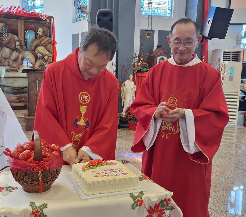 太平天主教会  年初一办新年感恩团拜