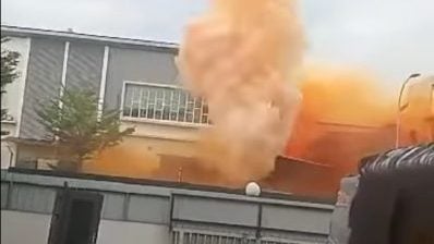 巴生加埔化学工厂爆炸 | 储存化学品引发爆炸   警方：无人伤亡