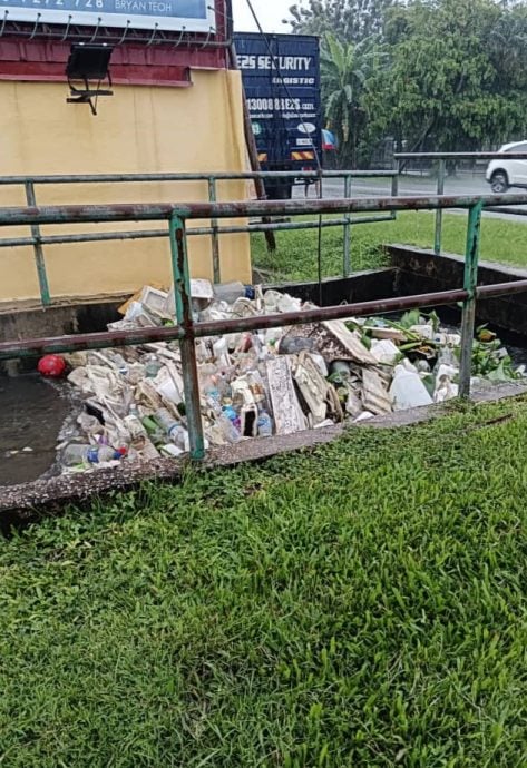 庞大雨量 排水不及  怡多区闪电水灾主因