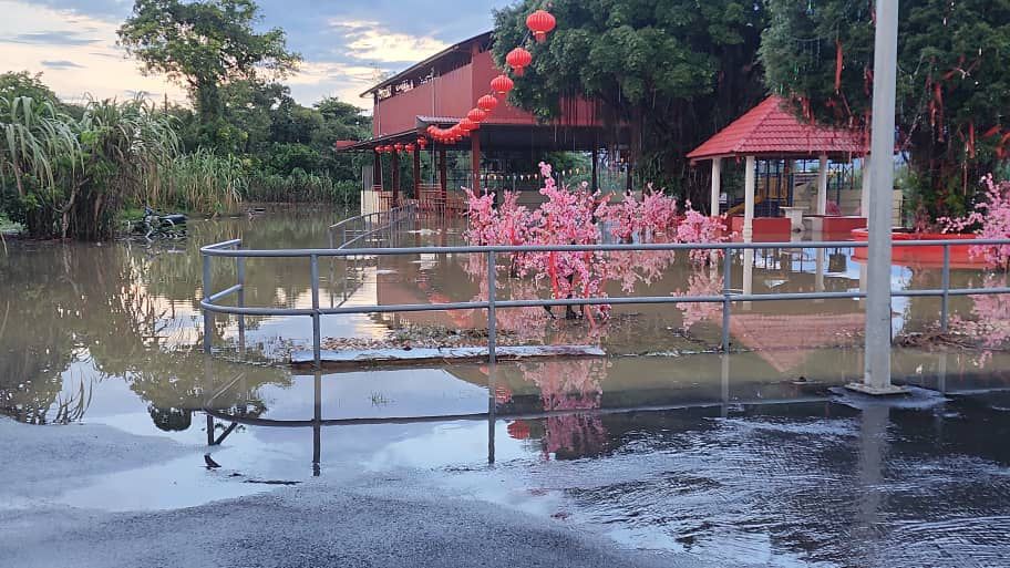 怡今午雷雨 数区积水