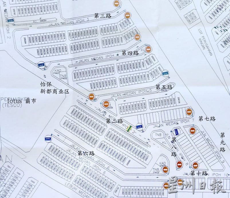 怡新都改善泊车问题 增370停车位改单行道 