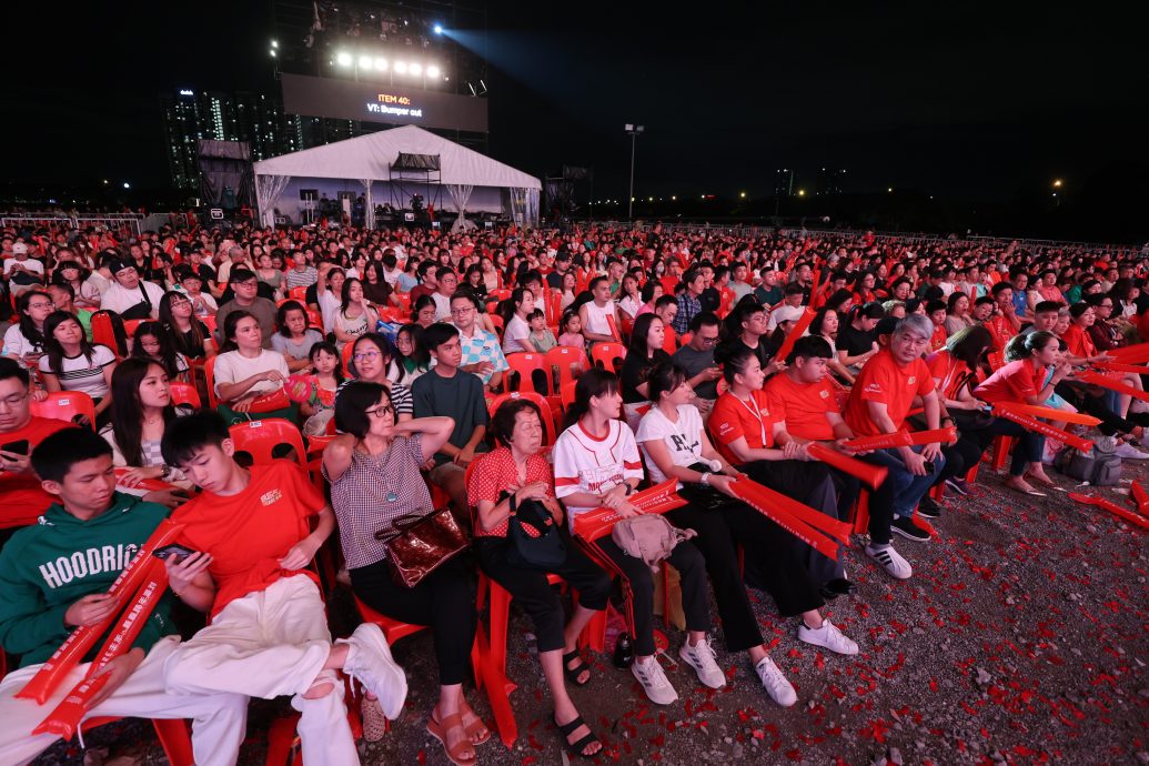 欧阳震华模仿秀“跳票” 口误节目播出日糗大了