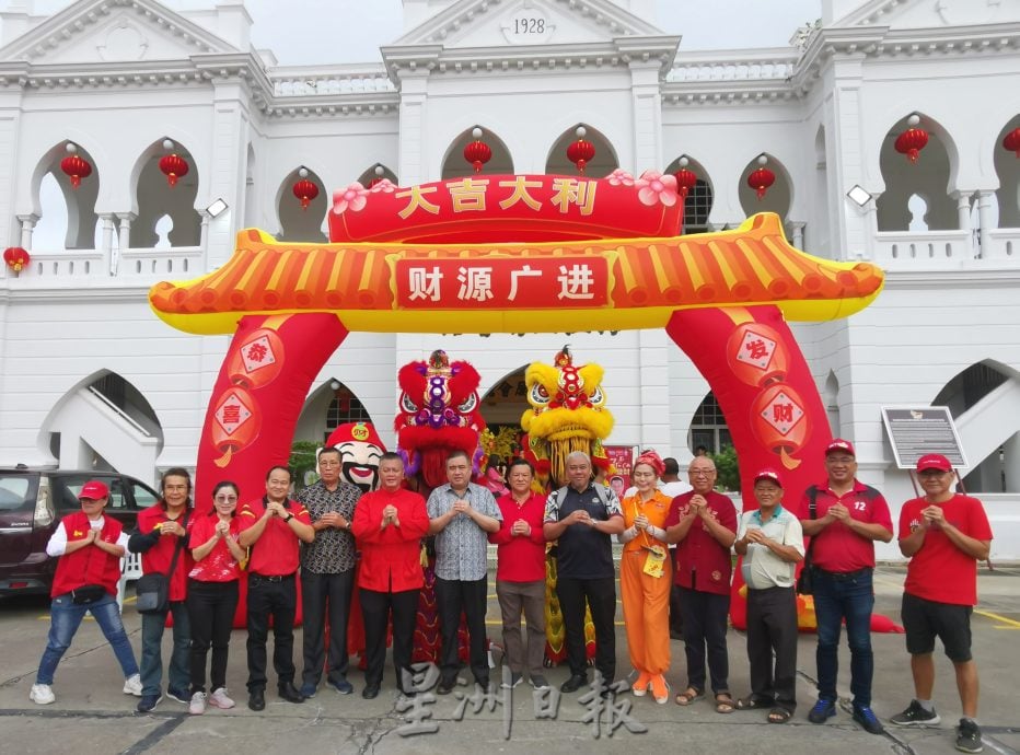 沉香区办森州首场新春昌明促销会 吸引千人抢购超优惠年货