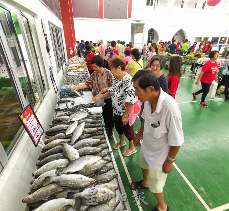 沉香区办森州首场新春昌明促销会 吸引千人抢购超优惠年货