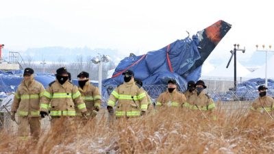 济州航空两“黑箱”撞毁前4分钟 停止记录