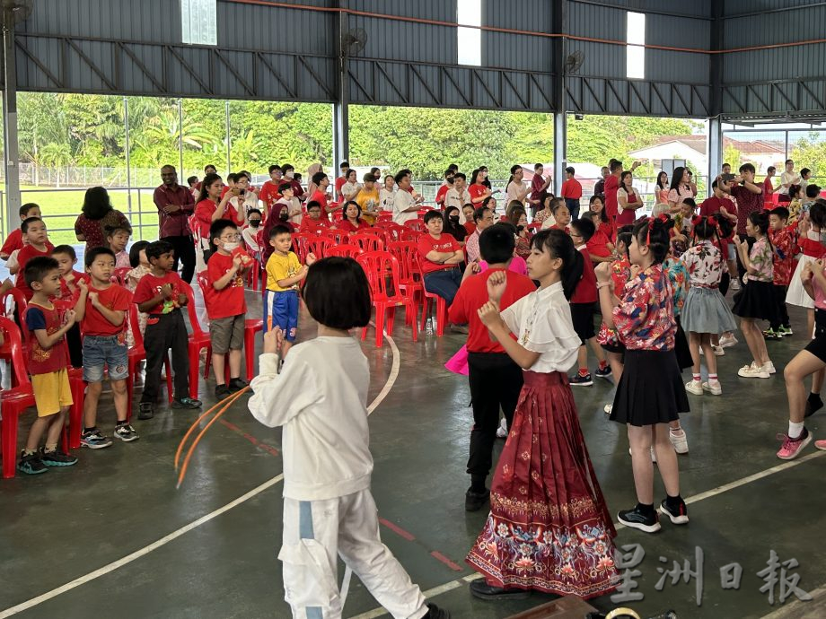 谢琪清：小六升中学 最迟17日可通过系统申请转校