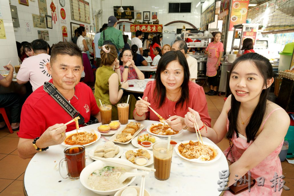 霹：封面主文／怡市新年气氛浓 涨价无阻尝美食