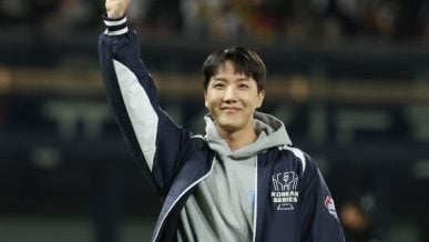 韩星为空难遗属送暖 J-Hope捐31万救济