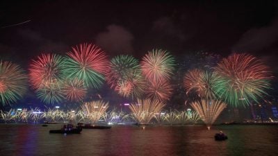 港跨年夜近16万人次入境 77%来自中国大陆