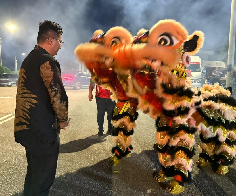 （古城封面副文）柏淡岭花园居民自费2万庆新年 