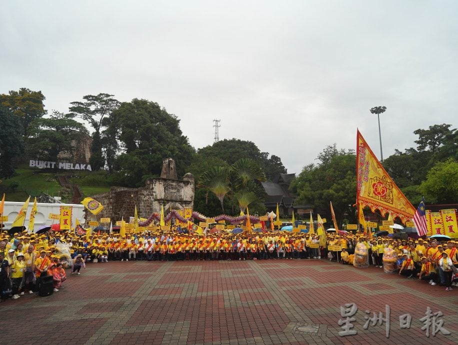 江夏堂黄氏宗祠踩街礼，1500人步行2.5公里