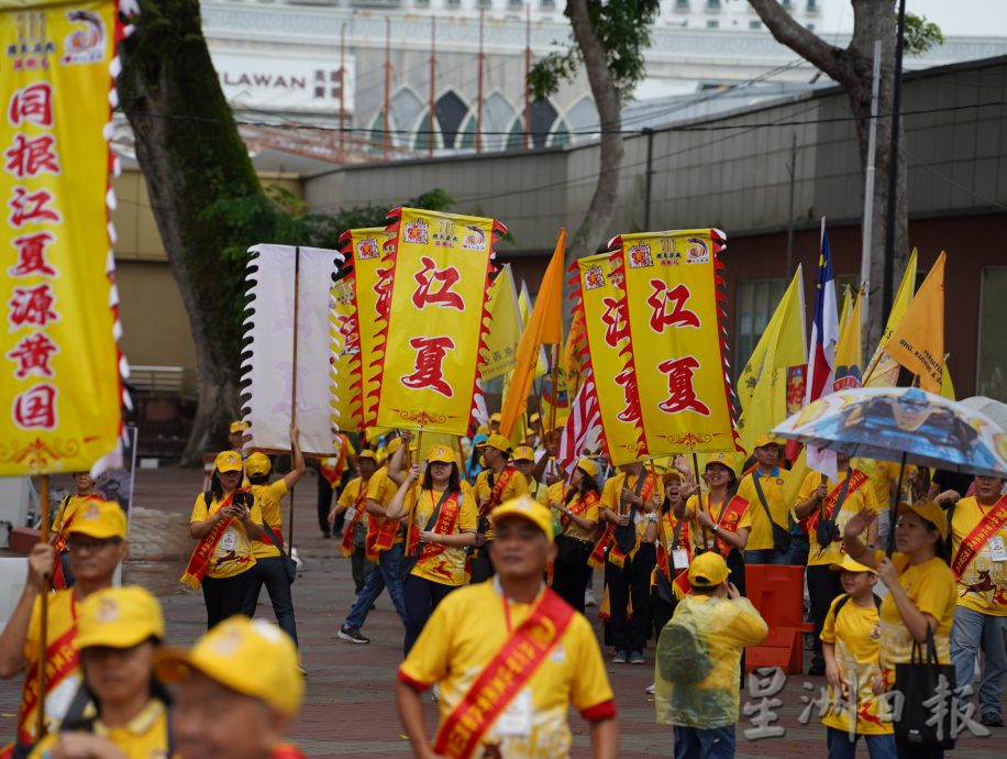 江夏堂黄氏宗祠踩街礼，1500人步行2.5公里