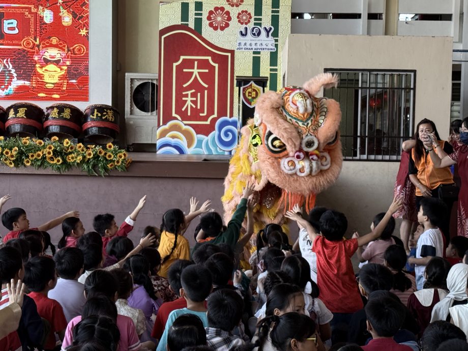 （古城第六版主文）培二小学新春团拜