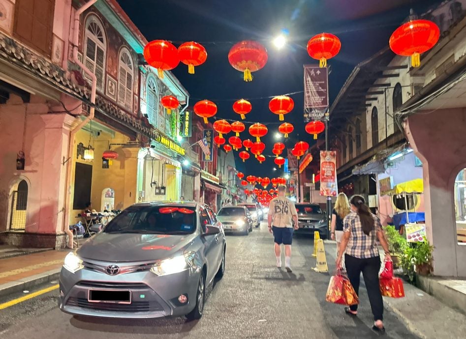 （古城第四版主文）“发财貔貅”亮灯了！ 料新年吸引百万人次到访