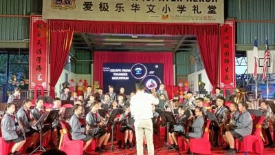 成立2年管乐大赛夺银奖   爱极乐华小管乐团创奇迹