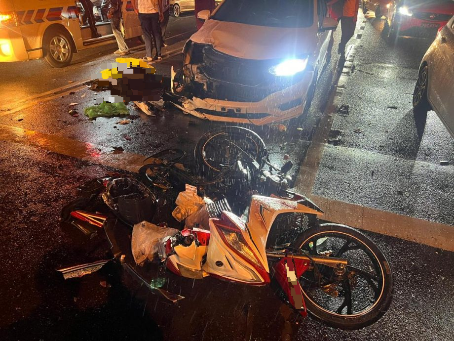 （大北马）雨中右转被撞飞 女骑士丧命