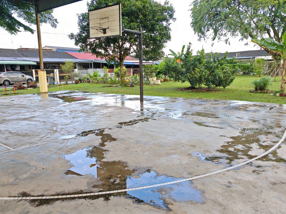 民生特工队：峇株花园雨盖篮球场，年久失修有安全隐忧