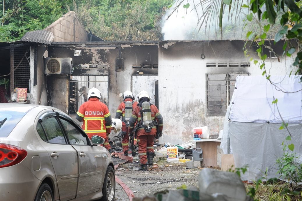 乌鲁地南夺命大火   3人亡1人获救