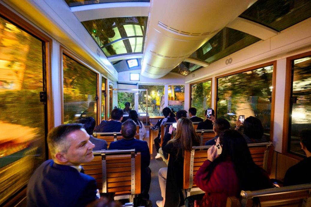 Asia Financial Forum guests on the funicular Peak Tram