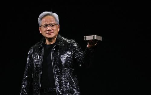 NVIDIA黄仁勋喊“喜欢我的皮衣吗” US-COMPUTERS-INTERNET-TECHNOLOGY-CES:Consumer Electronics Show (CES)