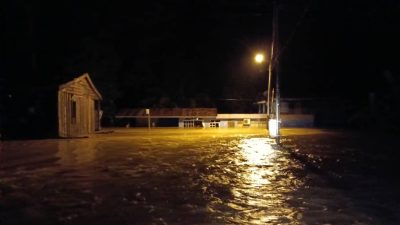 超过12小时长命雨 巴洋 乌鲁泗里街灾情频传