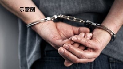 机上窃外币当场被捕·中国男今带上法庭面控