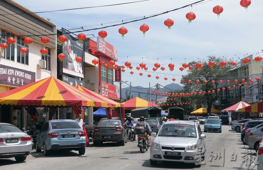 春林大地红灯笼高挂 春意围绕送美好祝福