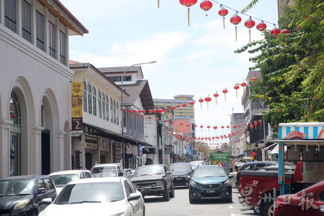 春林大地红灯笼高挂 春意围绕送美好祝福