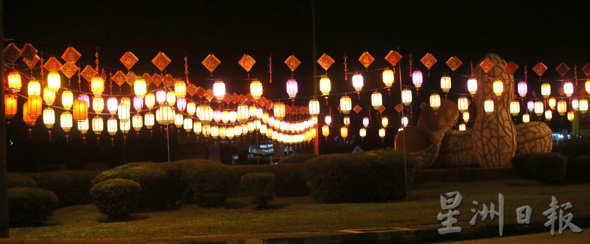 春林大地红灯笼高挂 春意围绕送美好祝福