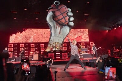 Legendary US Rock Band Green Day Kick Off Asian Tour at Galaxy Arena, Making Their First Performance in China After a 15-Year Hiatus and Igniting an Unforgettable Night of Rock’n Roll