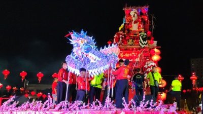 视频 | 大山脚鱼池44呎高空拜天公 刷新大马纪录大全