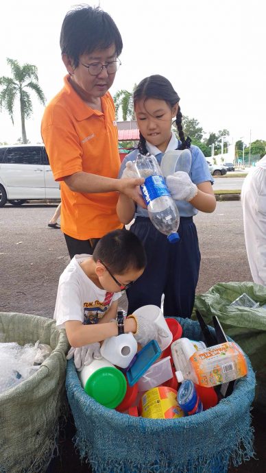 ★供上网 / 绿量（大北马）慈济人在斑鸠湾城镇的大路边一个月一次设资源回收站获民众支持