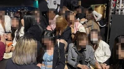 不满丈夫沉迷欢场陪坐女 妻怒向移民局举报抓34人