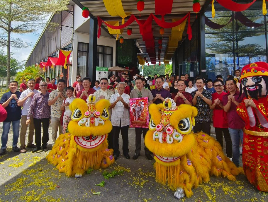 东：蛇来运转迎新春活动 全民欢庆 场面热闹