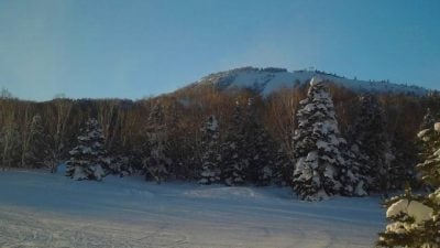 日本烧额山滑雪场遇难  中国游客伏尸森林埋雪中