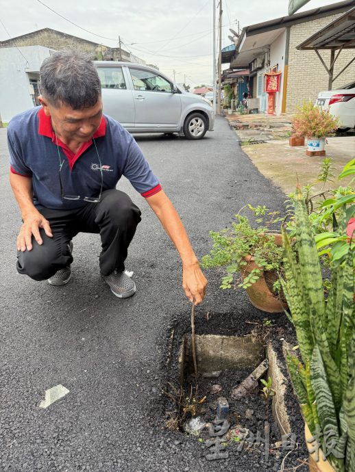 铺路铺到消防栓陷洞引不满/4图