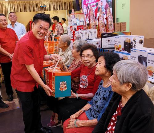 大都会：巴生滨海陈氏宗亲会会长陈祈福指出，届满后卸任,预料陈界贵将接任会长职