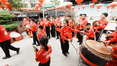 琉璃山药师佛寺  幼狮团舞出风采